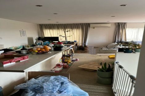 Photo of property in 12 Glenvale Place, Totara Vale, Auckland, 0629