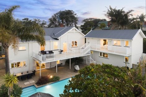 Photo of property in 30 Maritime Terrace, Birkenhead, Auckland, 0626