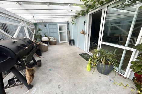 Photo of property in 10 Puriri Road, Waikanae, 5036