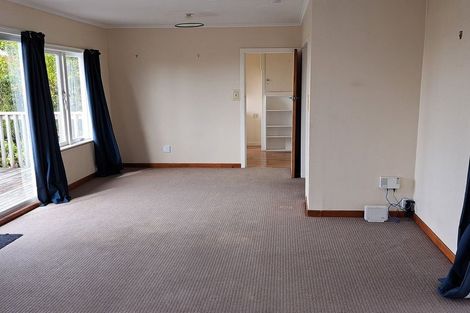 Photo of property in 82 Ocean View Road, Northcote, Auckland, 0627