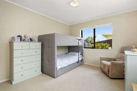 Photo of property in 41b Duncan Street, Tawa, Wellington, 5028