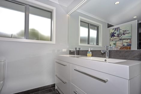 Photo of property in 16 Utopia Park Heights, Welcome Bay, Tauranga, 3112