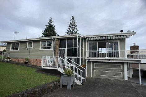 Photo of property in 14 Carole Crescent, Pakuranga, Auckland, 2010