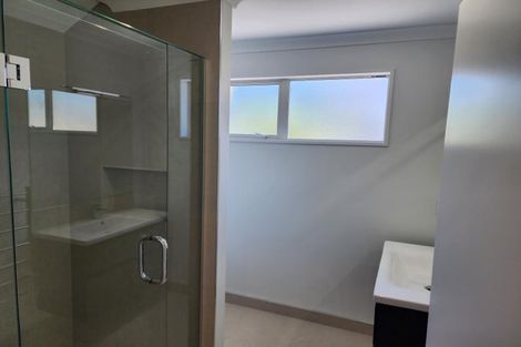 Photo of property in 5 Old Stone Lane, Cracroft, Christchurch, 8022