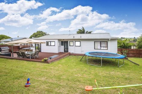 Photo of property in 24 Pahi Place, West Harbour, Auckland, 0618
