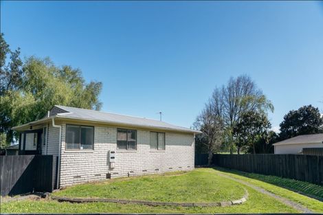 Photo of property in 20 Pukeroa Place, Papakura, 2110