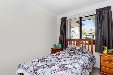 Photo of property in 18 Gibson Place, Papamoa Beach, Papamoa, 3118