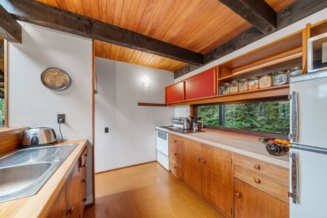 Photo of property in 99 Elmslie Road, Pinehaven, Upper Hutt, 5019