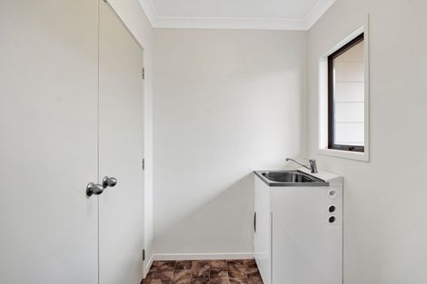 Photo of property in 25 Longfellow Road, Opunake, 4616