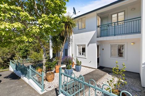 Photo of property in 69 Winery Way, Henderson, Auckland, 0612