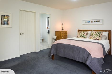 Photo of property in 5 Whitby Close, Waikawa, Picton, 7220