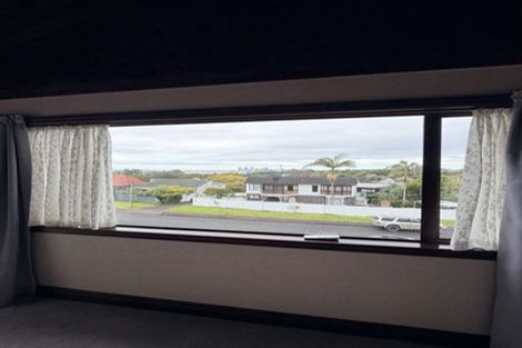 Photo of property in 4 Toi Toi Place, Northcote, Auckland, 0627