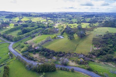 Photo of property in 237 Awa Road, Kumeu, 0891