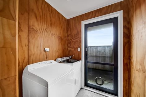 Photo of property in 10c Campbell Street, Hawera, 4610