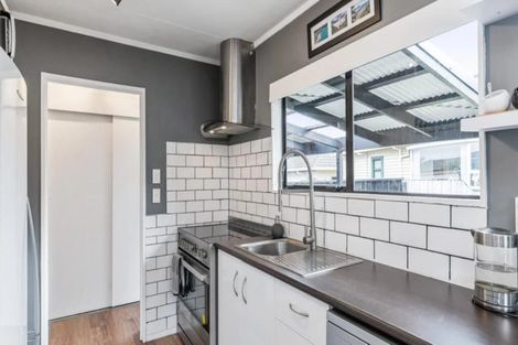 Photo of property in 42 Winton Street, Paraparaumu Beach, Paraparaumu, 5032