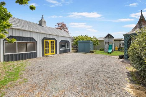 Photo of property in 15 Daniell Street, Bulls, 4818