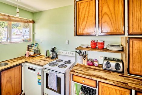 Photo of property in 4/171 Queens Drive, Lyall Bay, Wellington, 6022