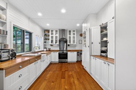 Photo of property in 8 Robertson Street, Russell, 0202