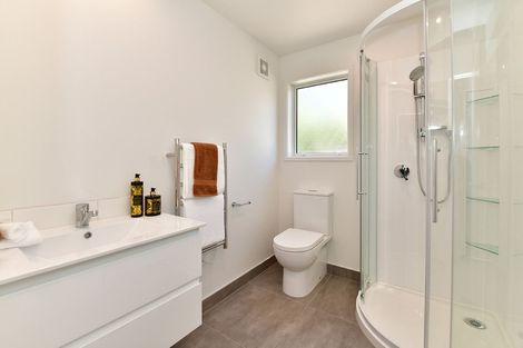 Photo of property in 299 Whangaparaoa Road, Red Beach, 0932