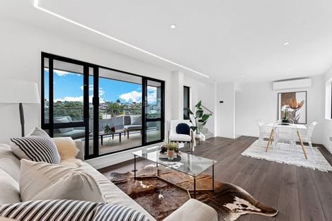 Photo of property in 4/49 Northboro Road, Belmont, Auckland, 0622