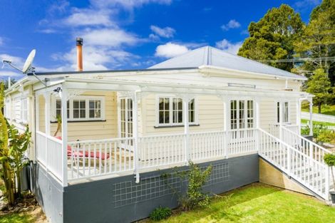 Photo of property in 5 Hook Road, Paparoa, 0571