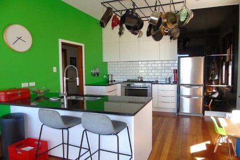 Photo of property in 17 Crawford Road, Kilbirnie, Wellington, 6022