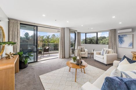 Photo of property in 2d/175 Hurstmere Road, Takapuna, Auckland, 0622