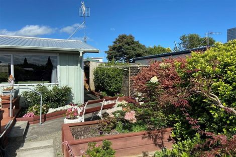 Photo of property in 2 Meadowvale Drive, Levin, 5510