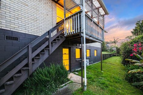 Photo of property in 2/7 Dakota Avenue, Beach Haven, Auckland, 0626