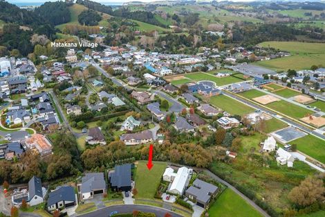 Photo of property in 37 Laly Haddon Place, Matakana, 0985