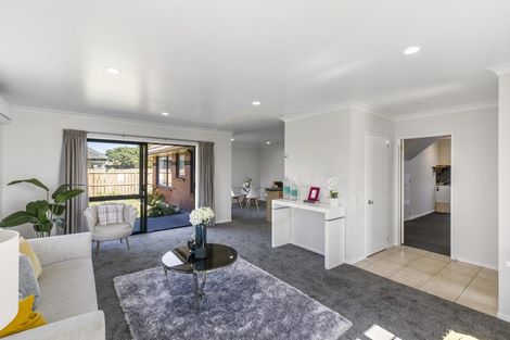 Photo of property in 19 Old Park Place, Takanini, 2112