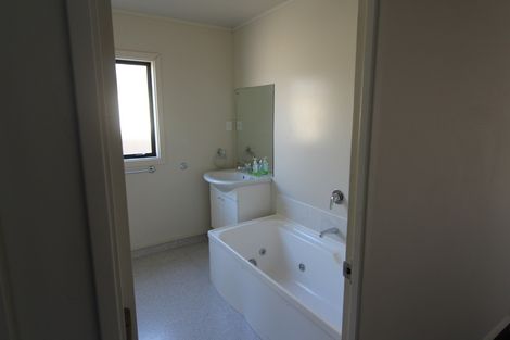 Photo of property in 8d Mckellar Court, Cromwell, 9310