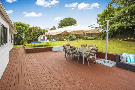 Photo of property in 24 Pahi Place, West Harbour, Auckland, 0618