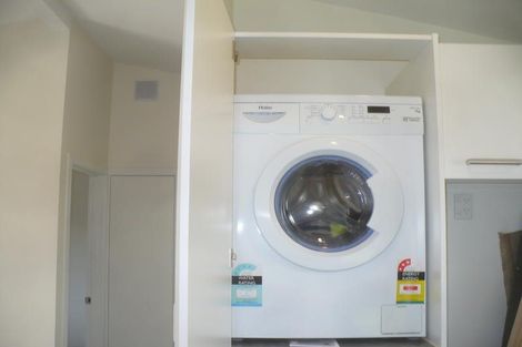 Photo of property in 2 Vera Road, Te Atatu South, Auckland, 0610