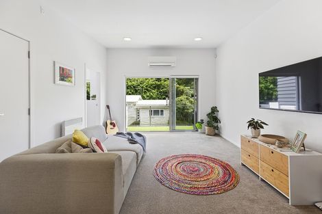 Photo of property in 7/14 Atkinson Street, Newlands, Wellington, 6037