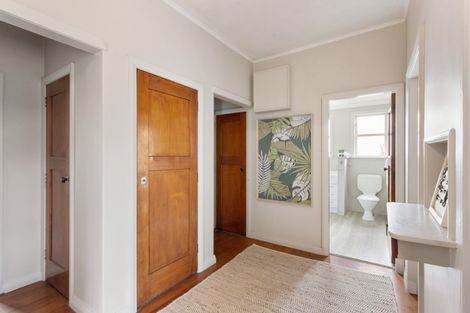 Photo of property in 84 Latham Street, Marewa, Napier, 4110