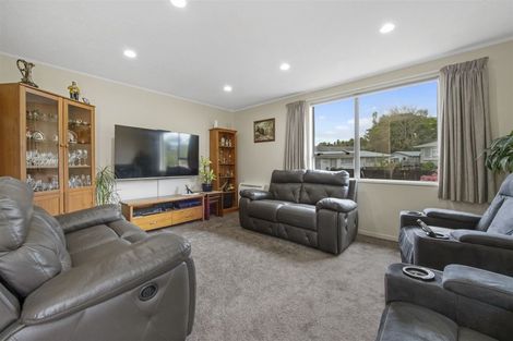 Photo of property in 4 Speargrass Grove, Timberlea, Upper Hutt, 5018