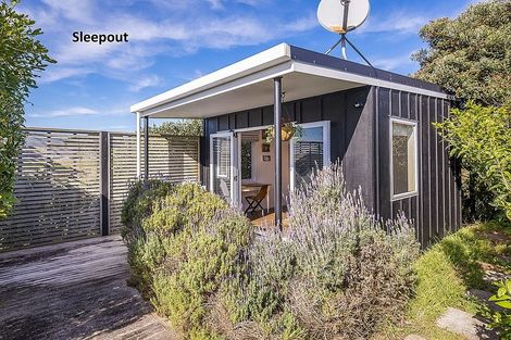 Photo of property in 21 Sandown Road, Te Horo Beach, Otaki, 5581