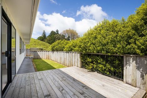 Photo of property in 11 Heta Road, Highlands Park, New Plymouth, 4312