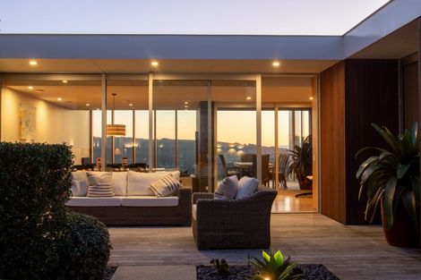 Photo of property in 10 Seascape View, Paremata, Porirua, 5024