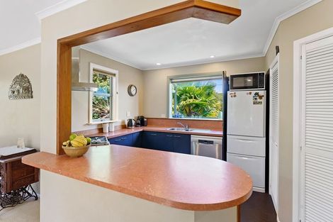 Photo of property in 2 Tui Crescent, Waikanae, 5036