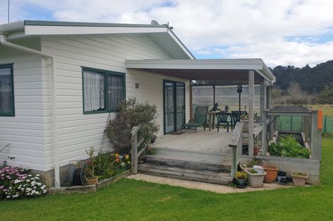 Photo of property in 6 Allman Drive, Coromandel, 3506
