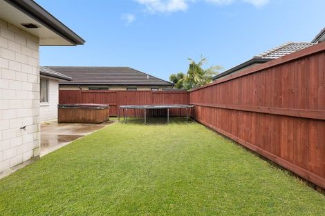 Photo of property in 25 Livingstone Drive, Papamoa Beach, Papamoa, 3118