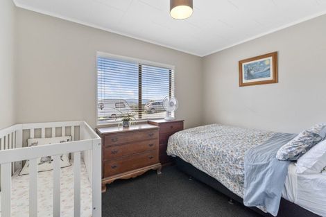 Photo of property in 24 Jasmine Grove, Maungaraki, Lower Hutt, 5010