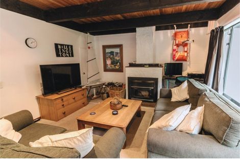 Photo of property in 2a Pitoitoi Road, Days Bay, Lower Hutt, 5013