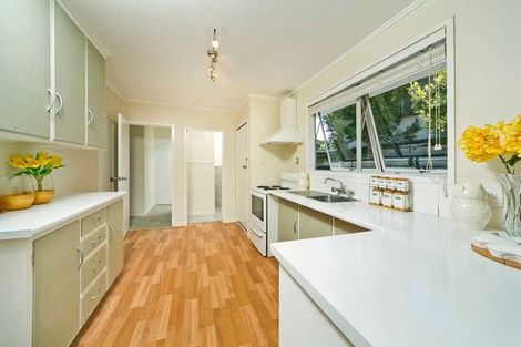 Photo of property in 2/12 Datura Place, Sunnynook, Auckland, 0620