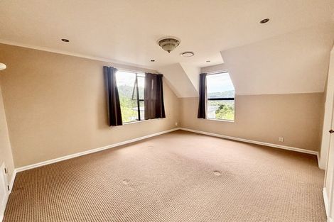 Photo of property in 1 Hobbit Lane, Pinehaven, Upper Hutt, 5371