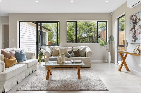 Photo of property in 5 Springhill Lane, Sunnyvale, Auckland, 0612