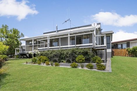 Photo of property in 25 Endeavour Avenue, Welcome Bay, Tauranga, 3112