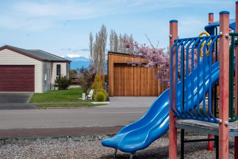 Photo of property in 84 Montgomery Crescent, Kinloch, Taupo, 3377